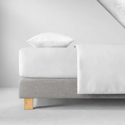 Obrázek produktu pro Napínací prostěradlo Estella 5700  ze sametu a veluru ve třech velikostech a mnoha barvách, VELIKOST: 200 x 200 cm, BARVA: 100 – bílá