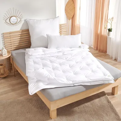 Produktbild von Traumschlaf Faserdecke Down Touch Active Vierjahreszeiten, Füllung: 100% Polyester 155x220 cm