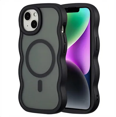 Productafbeelding van Selencia Wavy Backcover met MagSafe voor de Apple iPhone 14 / 13 - Zwart