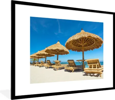 Produktbild von MuchoWow® Gerahmtes Poster Strandkorb - Strand - Sonnenschirm - Meer - Sommer 80x60 cm - Poster mit Schwarzem Bilderrahmen Wandposter Rahmen Foto Bilder - Schlafzimmer-Dekorationen - Fotoposter