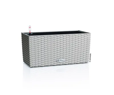 Produktbild von LECHUZA-Pflanzgefäß BALCONERA Cottage 40 Sandbraun | Balkonkasten mit Bewässerungssystem und Pflanzeinsatz | Flechtoptik | 40 x 19 x 19 cm | 15474