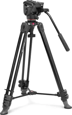 Imagen del producto de Trípode de aluminio para vídeo Manfrotto con cabezal fluido 500X, 3 secciones, color negro, 155 cm, 3,45 kg