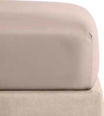 A close-up view of a fitted sheet on a mattress.