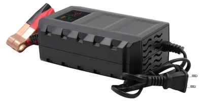 Produktbild von 12V Batterieladegerät - Intelligentes Ladegerät - LED-Display - 3-stufiges Laden - Schutzfunktionen - AC 100–240 V - Armeegrün