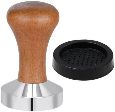 Productafbeelding van Ibenzoa® Espresso-tamper 51 mm – Gemaakt van voedselveilig roestvrij staal 304, met een ergonomische houten handgreep, inclusief siliconen beschermmat, geschikt voor filterhouders en espressomachines