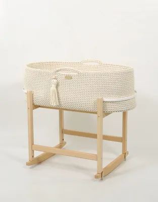Produktbild von Handgefertigte Boho-Wiege – Babykorb – mit Schaukel – antibakterielle Matratze für sicheren Schlaf