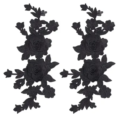Produktbild von Set mit 2 schwarzen, bestickten Blumenapplikationen für kreative Projekte