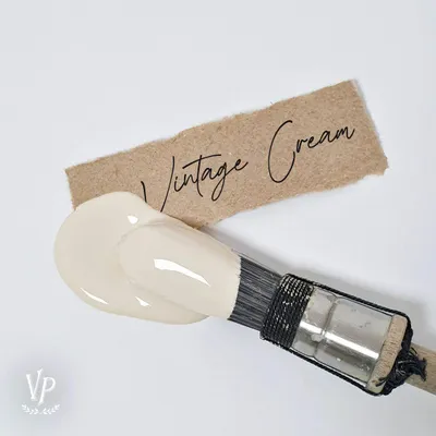 Produktbild von Mat Natural Vintage Paint Kreidefarbe – Möbelfarbe Matt | Wasserbasiert VOC-arm EN 71-3 EU Ecolabel | 65+ Farben | Shabby Chic & Vintage Look - 700 ml - Vintage Cream