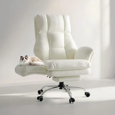 Produktbild von Bürostuhl aus Teddy-Stoff - Ergonomischer Computer- und Gaming Stuhl - Klappbare Armlehnen - Höhenverstellbar - Fußstütze - Drehbar mit Rollen - Weißer Teddy Fleece
