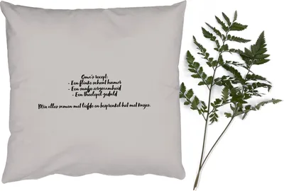 Produktbild von MuchoWow® Zierkissen Sofakissen Wohnzimmer Dekokissen 50x50 cm Taupe - Großmutters Rezept - Zitat - Komfort - Sofakissen