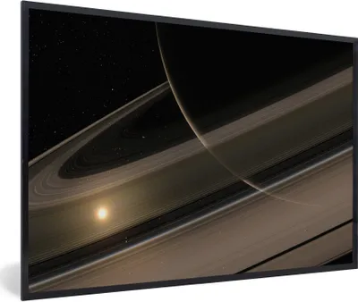 Produktbild von MuchoWow® Gerahmtes Poster Der Planet Saturn im Sonnensystem 90x60 cm - Poster mit Schwarzem Bilderrahmen Wandposter Rahmen Foto Bilder - Fotorahmen - Foto-Plakat