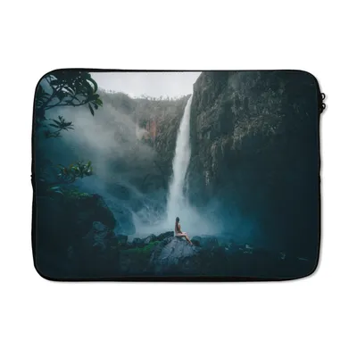 Produktbild von MuchoWow® Laptop Hülle 14 ZollWasserfall - Tropisch - Frau Laptoptasche - Laptoptasche - Stoßsicher - Schutzhaube
