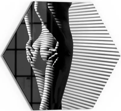 Produktbild von DEQORI Glasbild Echtglas 55x48 cm 'Weibliche Rückansicht' Wandbild Bild modern Deko