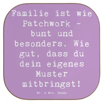 Produktbild von Mr. & Mrs. Panda Holzuntersetzer Spruch Adoptivkind Patchworkfamilie - Lavendeltraum - Geschenk, Familie, Familienmitglieder, Muster, gläseruntersetzer, Liebe, Handarbeit