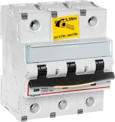 Image de Legrand DX3 Disjoncteur de protection de ligne caractéristique C, 80A, 3 pôles, 10kA, 400VAC, 4,5TE 409280