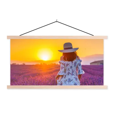 Produktbild von MuchoWow® Textilposter Frau - Lavendel - Sonnenuntergang 60x30 cm mit holzfarbenen Rahmen - Dekoration