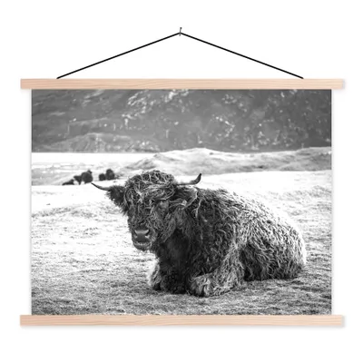Produktbild von MuchoWow® Textilposter Schottischer Highlander - Berg - Tiere 60x45 cm mit holzfarbenen Rahmen - Bild