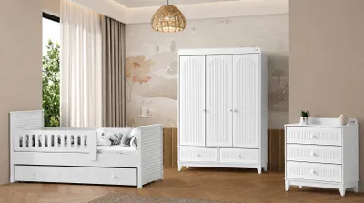 Image de Ensemble de chambre pour enfant blanc, comprenant un lit bébé, une armoire et une commode
