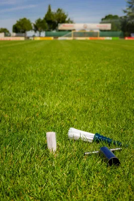 Produktbild von POWERMARKERS Netsportique weiß - 25er-Set - Spielfeldmarkierungshilfe - Inklusive Schraubwerkzeug - Fußballmarkierung