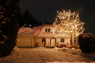 Produktbild von Konstsmide - LED Minilichterkette, 20 warm weiße Dioden, 24V Außentrafo, grünes Kabel ; 6002-100