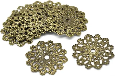 Produktbild von 30 filigrane Deko-Ornamente rund 47mm Metall-Verzierung Blume Metallornament