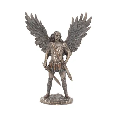 Diese Skulptur stellt den Erzengel Michael dar, zentrale Figur im Christentum, Judentum und Islam.
