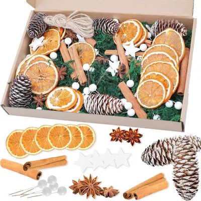 Produktbild von 107 Stück Natur Dekoration Weihnachtsdeko Adventskranz Potpourri - Bastelset - Tannenzapfen Zimtstangen Orangenscheiben Sternanis Moos Juteschnur