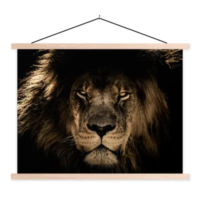 Produktbild von MuchoWow® Textilposter Löwe - Tiere - Schwarz - Porträt 120x90 cm mit holzfarbenen Rahmen - Magnetisch