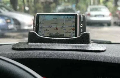 Anti-Rutsch-Handyhalter fürs Auto, PU-Silikon, schwarz