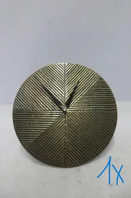 Produktbild von Gilde Stand-/ Tischuhr, rund, Rapa, Aluminium, bronzefarben, VE 3, D. 20.5 cm Tiefe: 15.50cm Durchmesser: 20.50 cm 53371