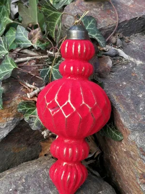 Produktbild von Christbaumkugel Kegel Jarla, rot beflockt