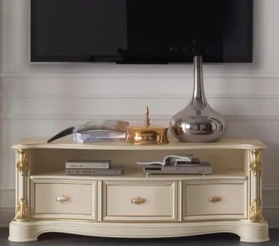 Produktbild von Casa Padrino Luxus Barock TV Schrank Creme / Gold 162 x 49 x H. 61 cm - Fernsehschrank mit 3 Schubladen - Edle Barock Wohnzimmer Möbel
