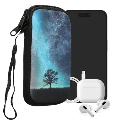 Produktbild von kwmobile Handytasche für Smartphones S - 4,5" - Neopren Handy Tasche Hülle Cover Case Schutzhülle - Galaxie Baum Wiese Blau Grau Schwarz - 14,4 x 8,3