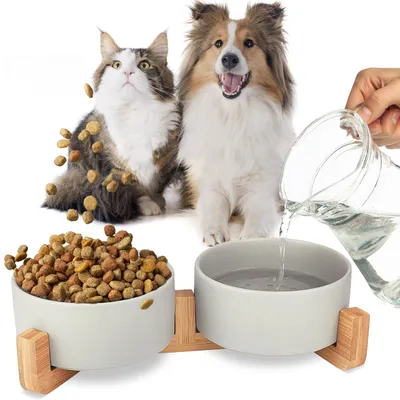 Produktbild von MERSJO Keramik Doppelschale Holz, Fressnapf Hund und Katze, Bowl Schüssel mit 2 Keramiknäpfen auf Stabilem Naturholzsockel, 2x400 ml, Grau