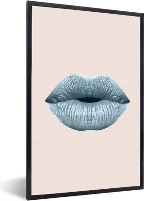 Produktbild von MuchoWow® MuchoWow® Gerahmtes Poster Lippen - Pastell - Grau 40x60 cm - Poster mit zchwarzem Bilderrahmen - Papierdruck - Wandbilder