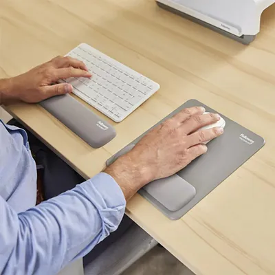 Immagine prodotto di Fellowes Breyta grau Tastatur-Handgelenkauflage 32 cm