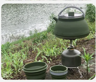 Produktbild von 1,5L faltbarer Silikon-Wasserkocher mit Griff, Wasserkessel mit Edelstahlboden, zusammenklappbarer Wasserkocher für Wanderungen und Rucksacktouren