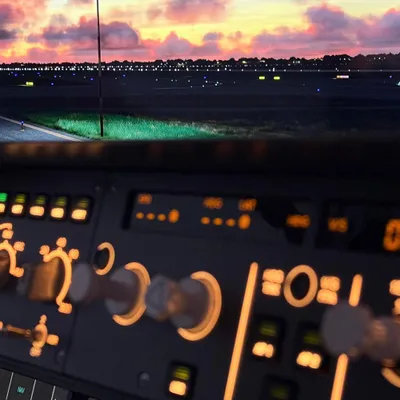 Produktbild von Jochen Schweizer Flugsimulator A320 Langenfeld (120 Min.); Erlebnis verschenken oder selbst erleben; Gutschein gültig für 1 Person Gruppengröße: 1-3 Personen