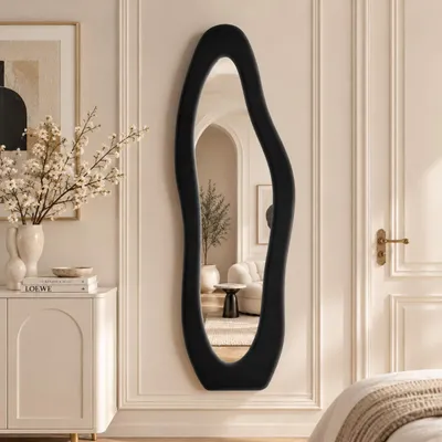 Immagine prodotto di Specchio a figura intera INONEFT, 160x50 cm, specchio da parete asimmetrico, da appendere o appoggiare, ideale per camere da letto e soggiorni, colore nero, rivestito in flanella, Immagine generata dall'IA