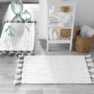 Produktbild von Unifarbener Badeteppich mit Pompons