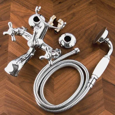 Produktbild von Design Retro Nostalgie Wannenarmatur mit Handbrause Landhausstil Wannenfüllarmatur Mischbatterie Zweigriffarmatur Brausebatterie mit Duschkopf