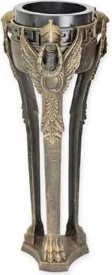 Produktbild von Casa Padrino Barock Garten Deko Blumentopfständer Antik Messing Ø 31,5 x H. 80 cm - Gusseisen Pflanzentopfständer im Barockstil - Barock Garten Deko - Barock Terrassen Deko Accessoires