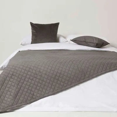 Produktbild von HOMESCAPES Samtdecke grau 150 x 200 cm - Wohndecke gesteppt
