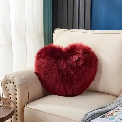 rote Herzkissen