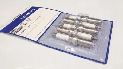 Obrázek produktu pro Zapalovací svíčky VOLVO XC70 XC90 OE 8692071