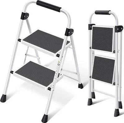Produktbild von Famanu Haushaltsleiter 6 Stufen - Faltbare Leiter - Rutschfeste Stufen - Stabil und Sicher - Leichtgewicht Aluminium