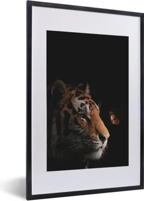 Produktbild von MuchoWow® MuchoWow® Gerahmtes Poster Tiger - Schmetterling - Schwarz 40x60 cm - Poster mit zchwarzem Bilderrahmen - Poster in Rahmen