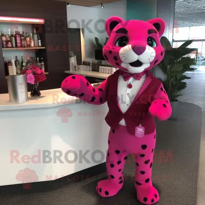 Productafbeelding van Magenta Jaguar mascotte REDBROKOLY kostuum karakter gekleed met een cocktailjurk en aktetassen