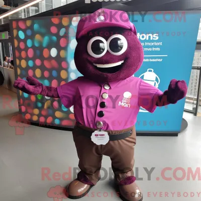 Immagine prodotto di Personaggio mascotte REDBROKOLY di un Magenta Chocolates vestito con una camicia abbottonata e braccialetti