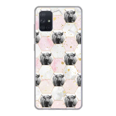 Produktbild von MuchoWow® Handyhülle Schutzhülle Hülle für Samsung Galaxy A71 Schottischer Highlander - Muster - Gold Silikon Softcase Handy Hülle - Kartenbesitzer